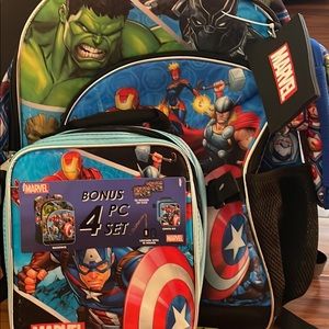 Marvel Avengers Universe Boys
Backpack with Lunch Bag, 4-Piece Set
Blue Black